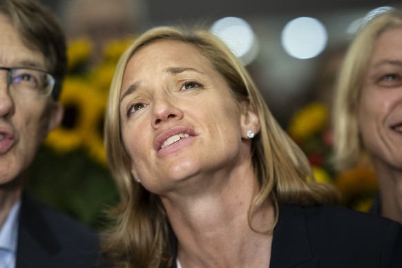 Regierungsraetin Esther Keller, GLP, nimmt zur Kenntnis, die Wiederwahl im ersten Wahlgang verpasst zu haben, bei Bekanntgabe der Schlussresultate am Tag der Gesamterneuerungswahlen von Regierungsrat ...