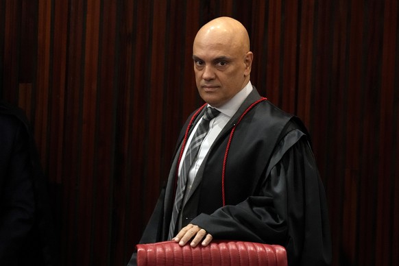 FILE - Brazilian Supreme Court Chief Justice Alexandre de Moraes arrives for a court hearing, in Brasilia, Brazil, June 22, 2023. (AP Photo/Eraldo Peres, File)
Alexandre de Moraes