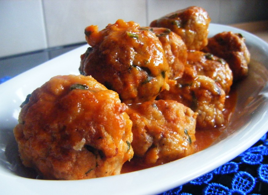 polpette id pesce di tonno in umido tunfisch fisch klösschen tätschli italien essen food http://pasticciandoconrosy.cucinare.meglio.it/polpette-di-pesce-in-umido/