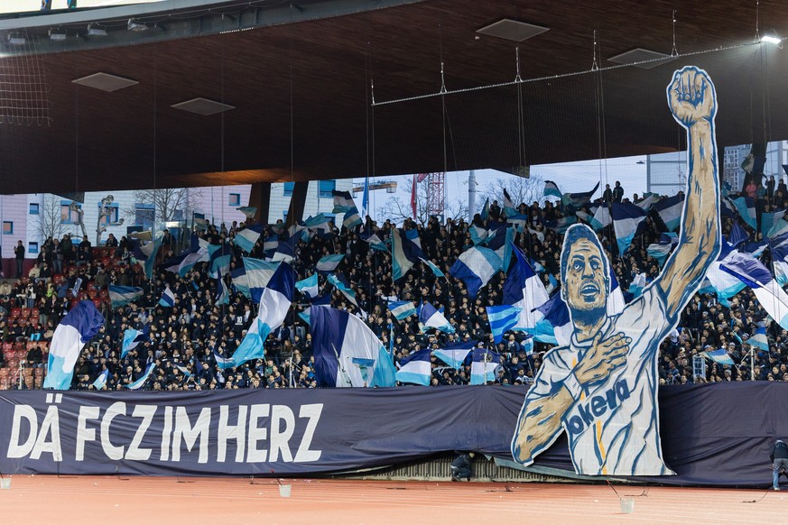 Die FCZ Fans bedanken sich mit einer Choreo bei Antonio Marchesano vor dem Fussball Meisterschaftsspiel der Swiss Super League zwischen dem FC Zuerich, FCZ, und Yverdon Sport FC, YS, am Samstag, 22. F ...